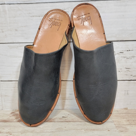 Beek Seagull  Mules in black leather - Picture 3 of 11